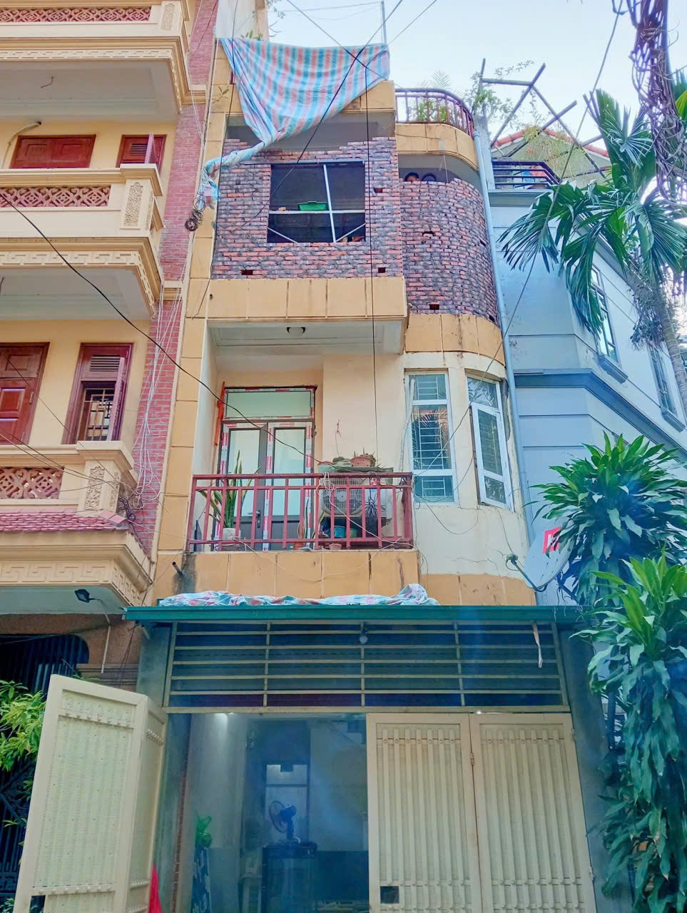 Thi công ốp lát gạch nền và tường nhà vệ sinh trọn gói