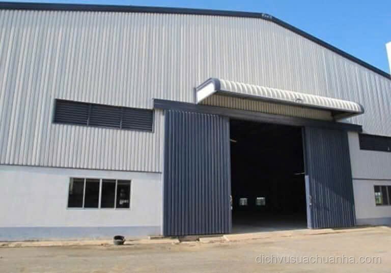 Hình Ảnh Thi Công Làm Mái Tôn Thực Tế 15