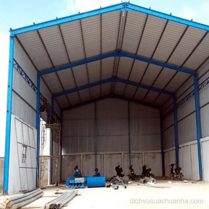 Hình Ảnh Thi Công Làm Mái Tôn Thực Tế 3